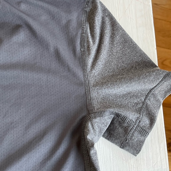 Women’s Nike dri fit tee - Picture 6 of 10